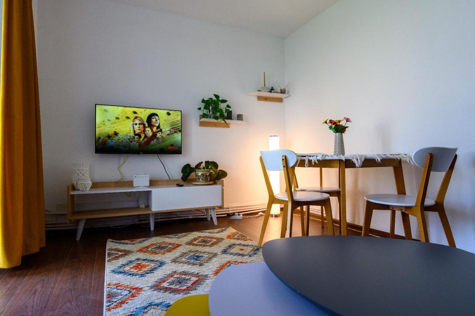 Apartament Corina Cu Parcare Bistriţa Kültér fotó