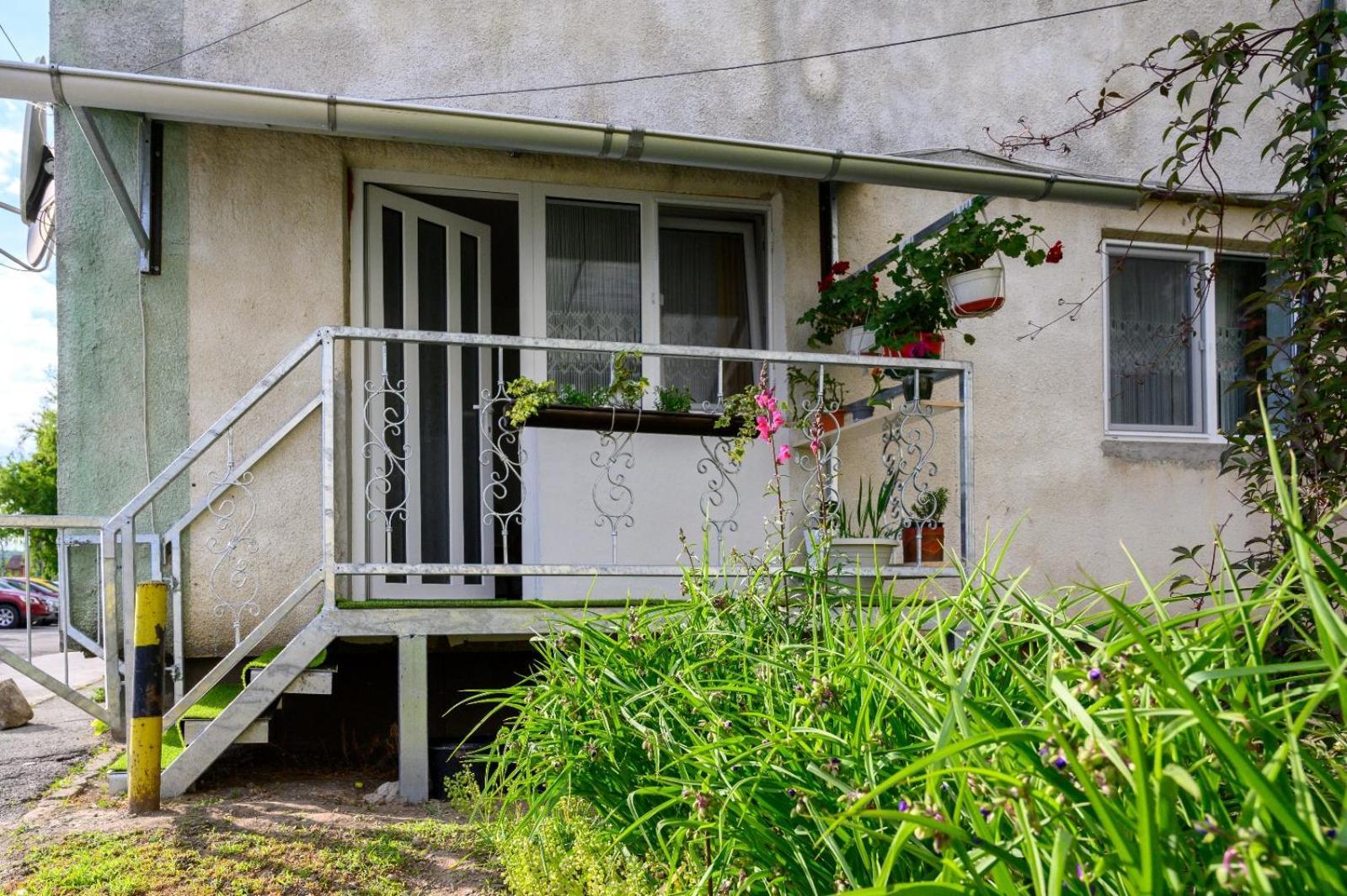Apartament Corina Cu Parcare Bistriţa Kültér fotó